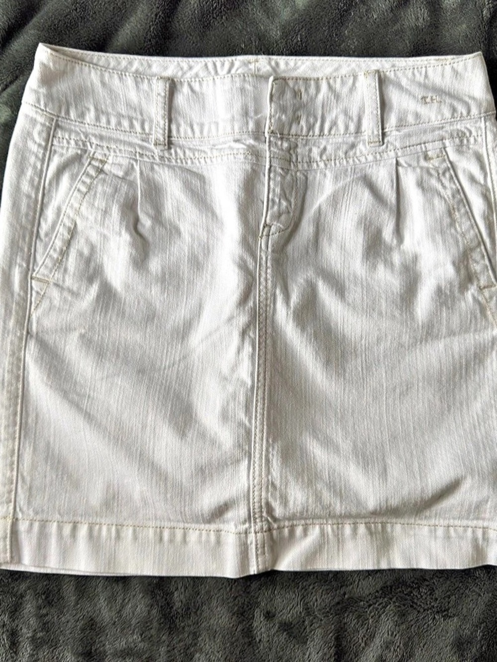 Tommy Hilfiger White Mini Jean Skirt Size 2